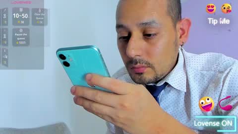 Snapshot of jhonyalzate chatting on December 12, 6:03 am Jhony Alzate online show from December 12, 6:03 am