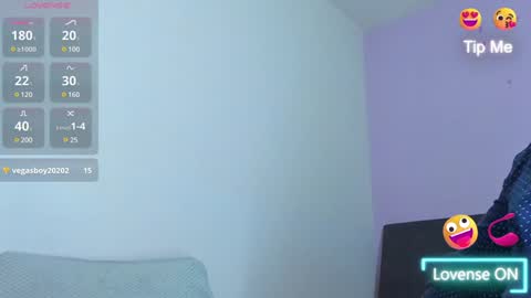 Snapshot of jhonyalzate chatting on December 18, 7:58 am Jhony Alzate online show from December 18, 7:58 am