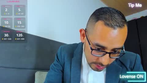 Snapshot of jhonyalzate chatting on October 3, 2:19 am Jhony Alzate online show from October 3, 2:19 am