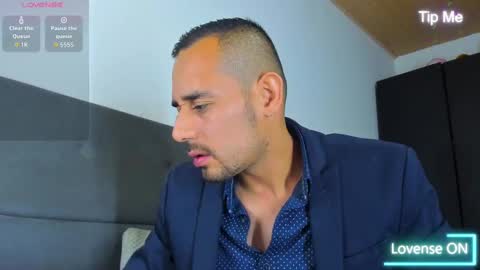 Snapshot of jhonyalzate chatting on October 4, 4:43 am Jhony Alzate online show from October 4, 4:43 am