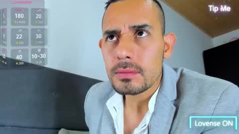 Snapshot of jhonyalzate chatting on October 6, 1:47 am Jhony Alzate online show from October 6, 1:47 am