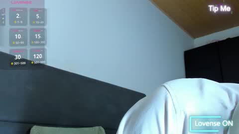 Snapshot of jhonyalzate chatting on October 16, 2:45 am Jhony Alzate online show from October 16, 2:45 am