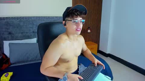 jhoumod_21 online show from November 13, 3:27 am