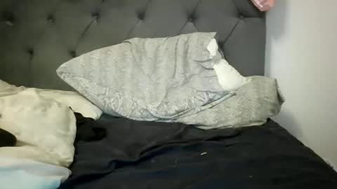 jhyde92 online show from December 18, 1:22 am