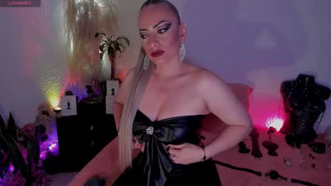 jianilnescoth online show from October 8, 3:53 pm