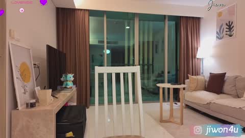 Jiwon online show from January 12, 12:55 pm