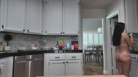 Jiwon online show from October 18, 7:03 pm