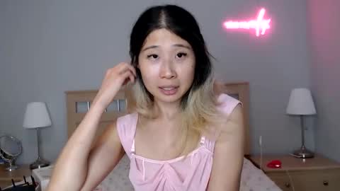 Snapshot of jiwooe chatting on October 13, 8:03 am Jiwoo online show from October 13, 8:03 am