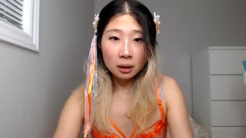 Snapshot of jiwooe chatting on October 25, 11:43 pm Jiwoo online show from October 25, 11:43 pm