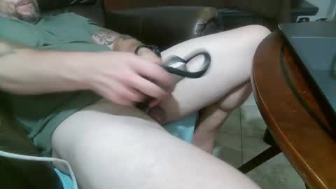 Snapshot of jlarryberry chatting on December 1, 2:16 am jlarryberry online show from December 1, 2:16 am