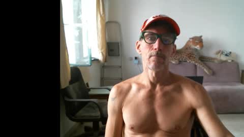 jlmbud online show from October 4, 11:52 am