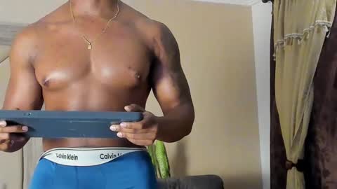 Snapshot of joan_saenz chatting on February 7, 8:01 am JOAN SAENZ online show from February 7, 8:01 am