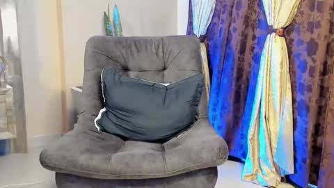 Snapshot of joan_saenz chatting on February 24, 1:13 am JOAN SAENZ online show from February 24, 1:13 am