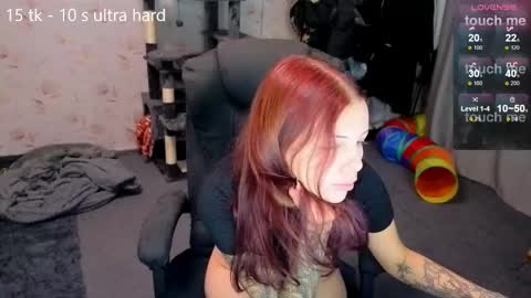 joan_wilson online show from October 6, 9:45 pm