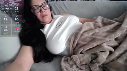 Snapshot of joanna_cw chatting on November 17, 10:21 am Jo online show from November 17, 10:21 am