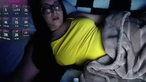 Snapshot of joanna_cw chatting on December 4, 8:17 pm Jo online show from December 4, 8:17 pm