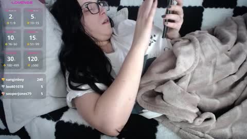 Snapshot of joanna_cw chatting on December 14, 9:25 am Jo online show from December 14, 9:25 am