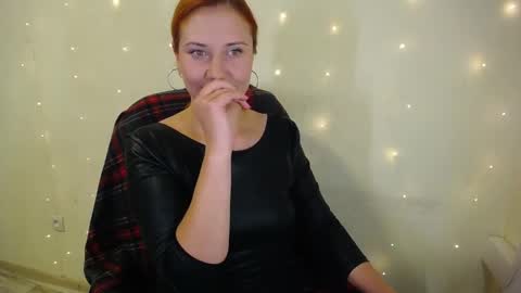 Snapshot of joanne_star chatting on October 23, 11:46 pm SweetGinger online show from October 23, 11:46 pm
