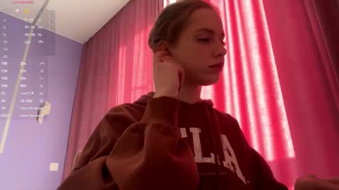 Snapshot of jodyallenson chatting on November 4, 7:51 am Lina online show from November 4, 7:51 am