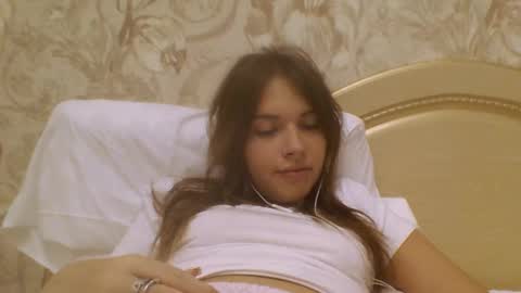 Jennifer online show from September 23, 11:30 pm