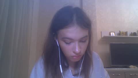 Jennifer online show from October 14, 4:19 pm