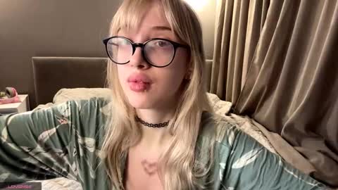 Amaya online show from November 5, 3:45 pm