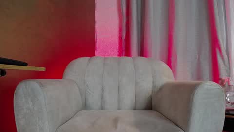     online show from December 5, 8:44 am