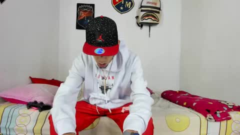 Snapshot of johan_and_antonella chatting on December 4, 2:20 am johan_and_antonella online show from December 4, 2:20 am