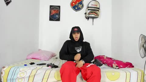 Snapshot of johan_and_antonella chatting on December 10, 2:27 am johan_and_antonella online show from December 10, 2:27 am