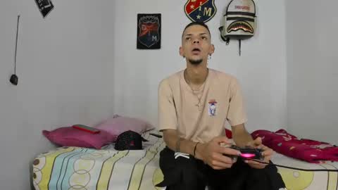 Snapshot of johan_and_antonella chatting on December 10, 7:32 pm johan_and_antonella online show from December 10, 7:32 pm