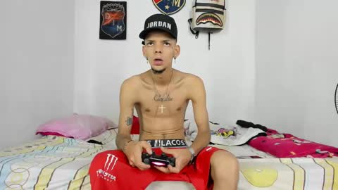 Snapshot of johan_and_antonella chatting on December 13, 6:16 pm johan_and_antonella online show from December 13, 6:16 pm