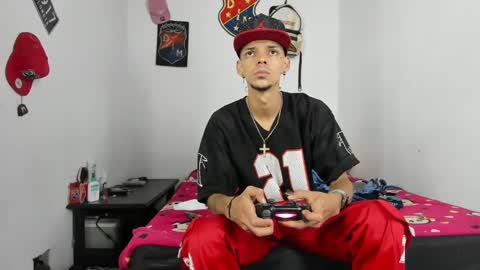 Snapshot of johan_and_antonella chatting on December 27, 5:20 am johan_and_antonella online show from December 27, 5:20 am