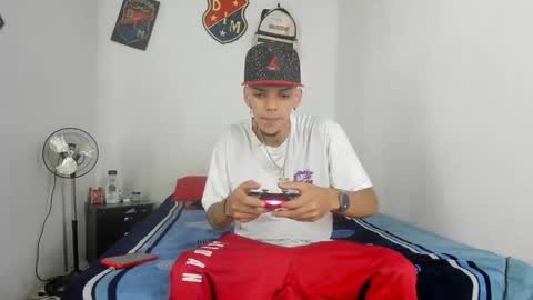 Snapshot of johan_and_antonella chatting on January 11, 6:54 pm johan_and_antonella online show from January 11, 6:54 pm