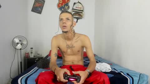 Snapshot of johan_and_antonella chatting on January 11, 9:57 pm johan_and_antonella online show from January 11, 9:57 pm