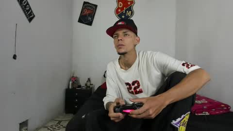 Snapshot of johan_and_antonella chatting on January 15, 10:35 pm johan_and_antonella online show from January 15, 10:35 pm