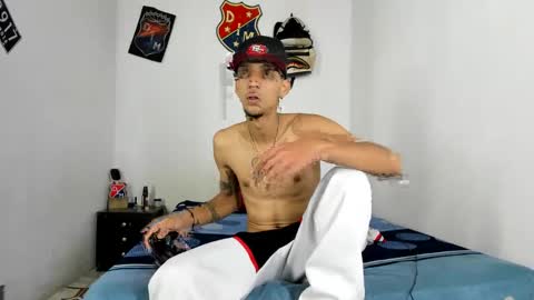 Snapshot of johan_and_antonella chatting on January 17, 4:36 pm johan_and_antonella online show from January 17, 4:36 pm