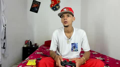 Snapshot of johan_and_antonella chatting on January 19, 9:45 pm johan_and_antonella online show from January 19, 9:45 pm