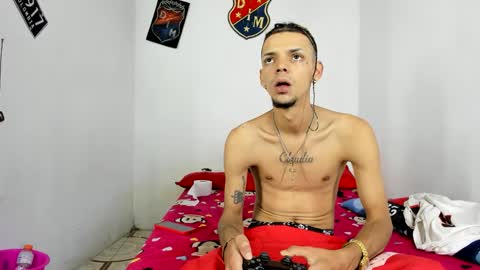 Snapshot of johan_and_antonella chatting on January 26, 9:29 pm johan_and_antonella online show from January 26, 9:29 pm