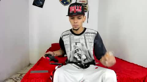 Snapshot of johan_and_antonella chatting on February 5, 11:17 pm johan_and_antonella online show from February 5, 11:17 pm