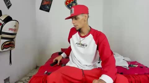 Snapshot of johan_and_antonella chatting on February 17, 5:36 am johan_and_antonella online show from February 17, 5:36 am