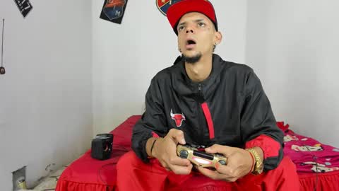 Snapshot of johan_and_antonella chatting on February 28, 12:32 am johan_and_antonella online show from February 28, 12:32 am