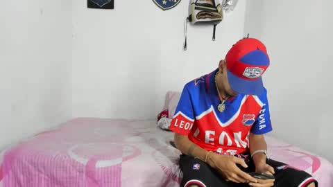 Snapshot of johan_and_antonella chatting on September 28, 3:34 am johan_and_antonella online show from September 28, 3:34 am