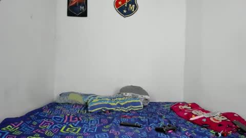 Snapshot of johan_and_antonella chatting on October 19, 4:57 am johan_and_antonella online show from October 19, 4:57 am