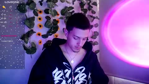 Snapshot of johan_parker222 chatting on September 20, 6:53 pm johan_parker222 online show from September 20, 6:53 pm