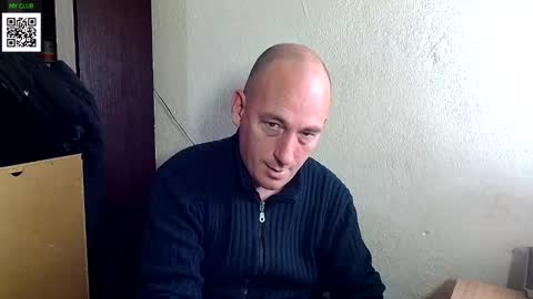 Snapshot of johanbarker chatting on December 3, 4:50 pm Johan online show from December 3, 4:50 pm