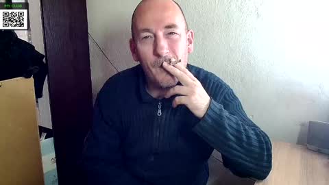 Snapshot of johanbarker chatting on December 12, 10:45 am Johan online show from December 12, 10:45 am