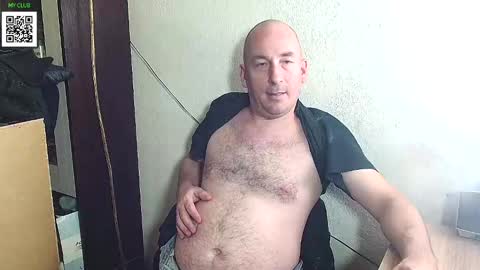 Snapshot of johanbarker chatting on January 8, 8:29 pm Johan online show from January 8, 8:29 pm