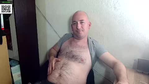 Snapshot of johanbarker chatting on February 10, 5:19 pm Johan online show from February 10, 5:19 pm