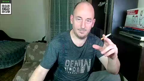 Snapshot of johanbarker chatting on February 19, 11:17 am Johan online show from February 19, 11:17 am