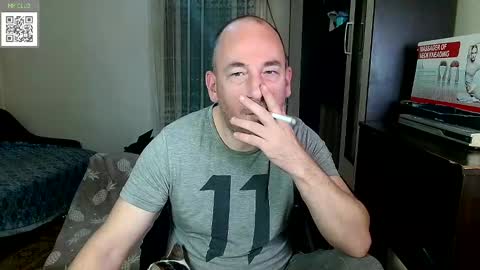 Snapshot of johanbarker chatting on March 10, 8:37 am Johan online show from March 10, 8:37 am